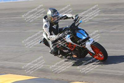 media/Dec-15-2023-Apex Assassins (Fri) [[91f19fb1c7]]/Trackday 2/Session 2 (Bowl)/